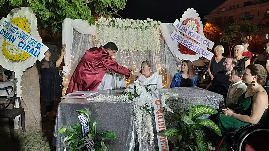 NİKAHI BAŞKAN KARACA KIYDI