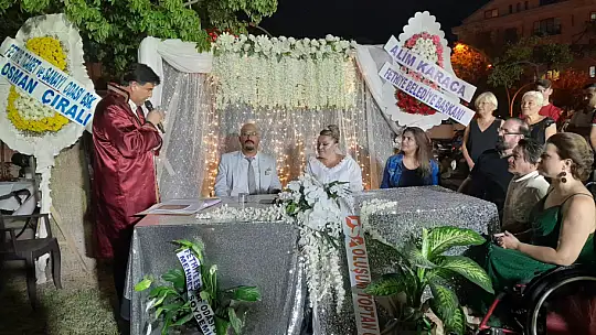 NİKAHI BAŞKAN KARACA KIYDI