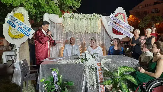 NİKAHI BAŞKAN KARACA KIYDI