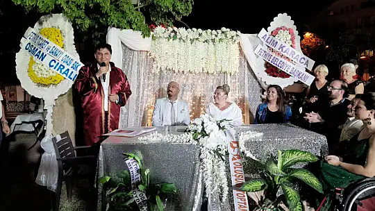 NİKAHI BAŞKAN KARACA KIYDI