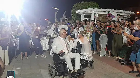 NİKAHI BAŞKAN KARACA KIYDI