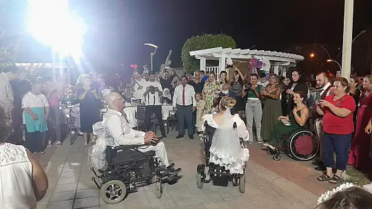 NİKAHI BAŞKAN KARACA KIYDI