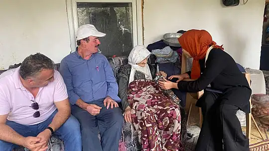 AK PARTİ'DEN EV ZİYARETLERİ