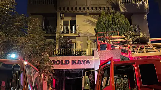 OTEL ALEVLERE TESLİM OLDU