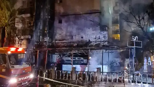 OTEL ALEVLERE TESLİM OLDU