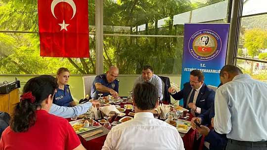 MUHTARLAR KAHVALTIDA BULUŞTU