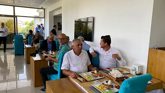 MUHTARLAR KAHVALTIDA BULUŞTU