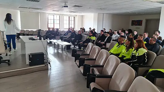 POLİS VE BEKÇİLERE HALKLA İLİŞKİLER VE İLETİŞİM SEMİNERİ