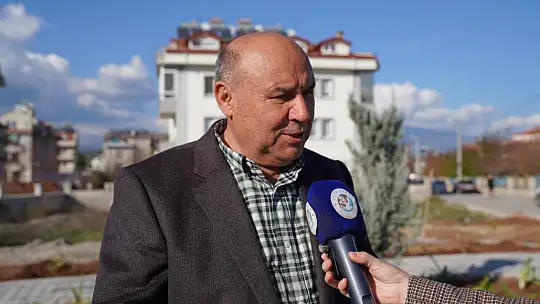 SEYDİKEMER BELEDİYESİ SERADA ÜRETTİĞİ ÇİÇEKLERLE PARKI SÜSLEDİ