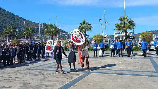 BEŞKAZA MEYDAN'INDA ÇELENK KOYMA TÖRENİ