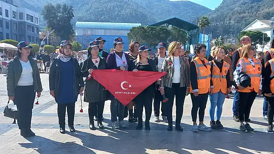 BEŞKAZA MEYDAN'INDA ÇELENK KOYMA TÖRENİ