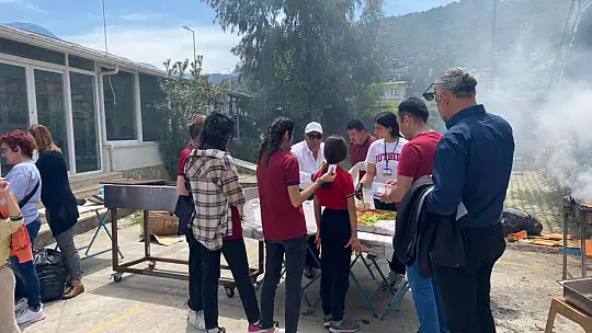 Kermese katılım ve ilgi yoğun