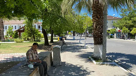 Kavurucu Sıcaklar Sokakları Boşalttı, Sahiller Doldu Taştı