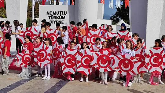 Cumhuriyetin 100.Yılına Özel 100 Uçurtma Uçurdular
