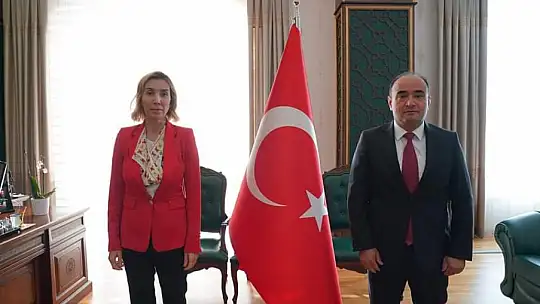 100 Metre Uzunluğundaki Türk Bayrağı, Seydikemer'in Sokaklarını Süsledi