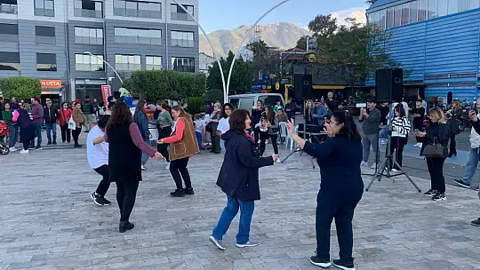 Fethiye Yeni Yıl Pazarı'nda Yoğunluluk