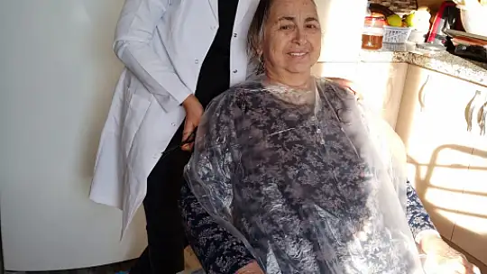 Belediye Evde Kuaförlük Hizmeti İle Vatandaşlara Destek Oluyor