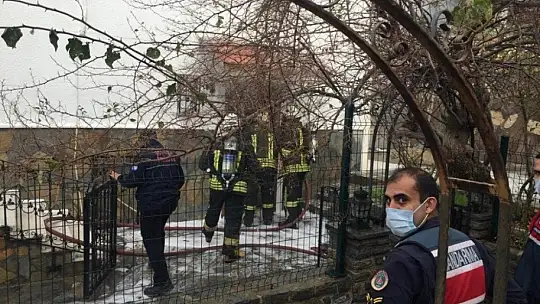 Yanan evde mahsur kalan yaşlı kadın hayatını kaybetti