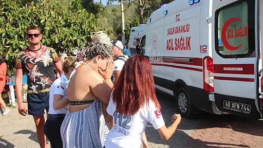 Yangın bölgesindeki oteller tahliye ediliyor