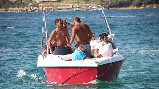 Yangın bölgesindeki oteller tahliye ediliyor