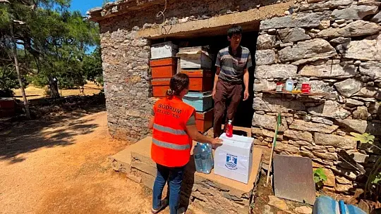Yangından etkilenen Bodrum halkına acil ihtiyaç paketleri teslim edildi