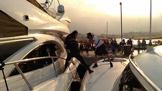 Yangından etkilenen mahallelerde tahliye işlemi sürüyor