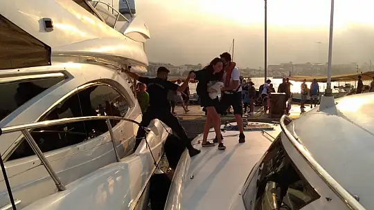 Yangından etkilenen mahallelerde tahliye işlemi sürüyor