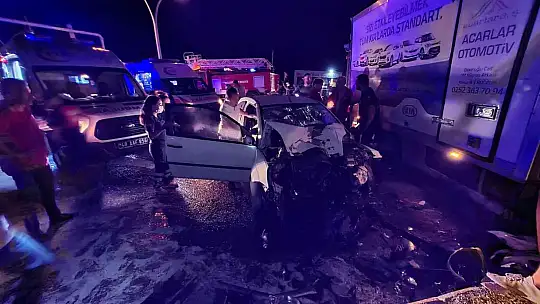 Yaralıyı bırakıp basına saldırdılar