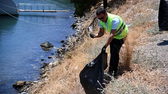 Yarımada'da bayram sonrası temizliği