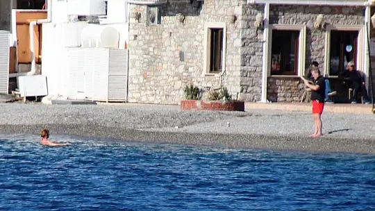 Yasak bile denize girmelerine engel olamadı