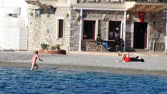 Yasak bile denize girmelerine engel olamadı