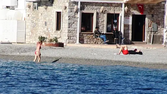 Yasak bile denize girmelerine engel olamadı