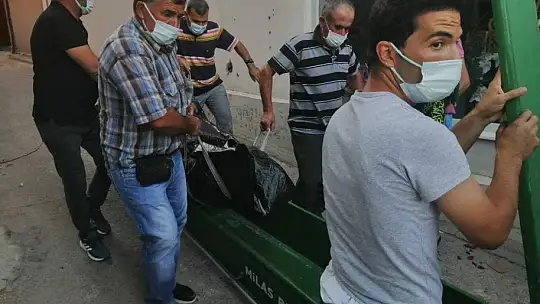 Yaşlı çift evlerinde ölü olarak bulundu