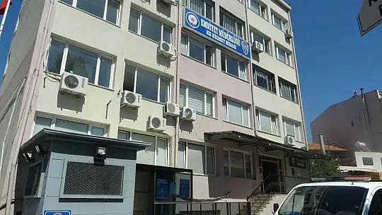 YAŞLI KADINI 1 MİLYON 200 BİN TL DOLANDIRDI, POLİSTEN KAÇAMADI