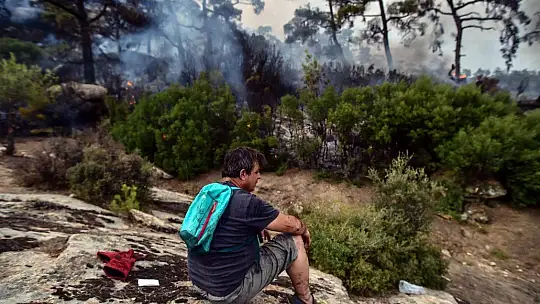 Yatağan'da yangınla mücadele fotoğraf karelerine yansıdı