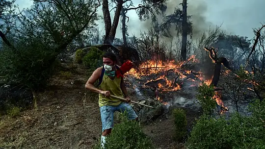 Yatağan'da yangınla mücadele fotoğraf karelerine yansıdı