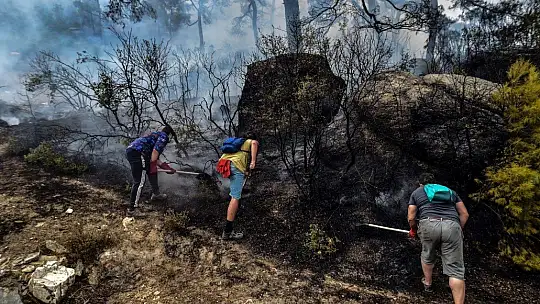 Yatağan'da yangınla mücadele fotoğraf karelerine yansıdı
