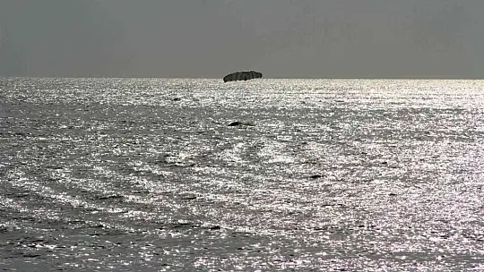 YEDEK PARAŞÜTÜ İLE DENİZE İNDİ