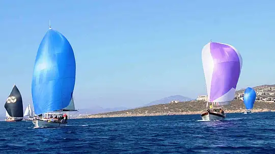 Yelkenler açıldı, rota Çökertme Koyu'na çevrildi