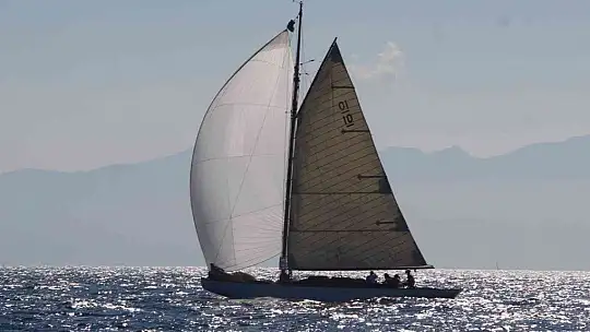 Yelkenler açıldı, rota Çökertme Koyu'na çevrildi