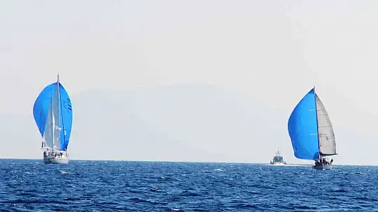 Yelkenler açıldı, rota Çökertme Koyu'na çevrildi