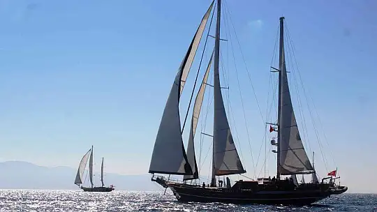 Yelkenler açıldı, rota Çökertme Koyu'na çevrildi