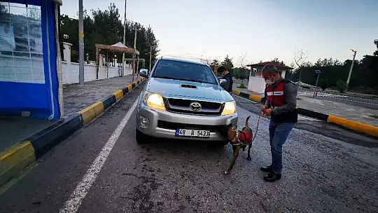 Yılbaşı öncesi Marmaris'e ve Datça'ya giriş yapan tüm araçlar denetleniyor