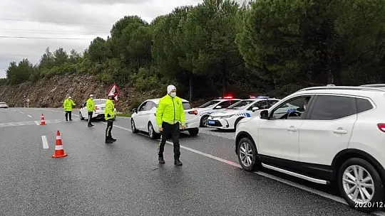 Yılbaşı öncesi trafik ekiplerinden sıkı denetim