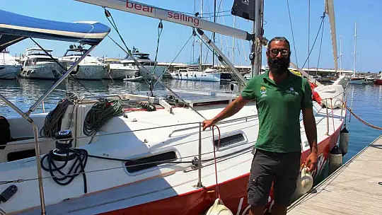 Yunan Sahil Güvenliği, yelkenli tekneyi taciz etti, Türk askeri 'rotanızı değiştirmeyin, tam yol ileri' dedi