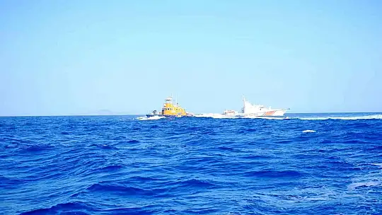 Yunan Sahil Güvenliği, yelkenli tekneyi taciz etti, Türk askeri 'rotanızı değiştirmeyin, tam yol ileri' dedi