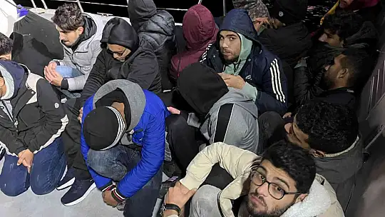 YUNANLARIN İTTİĞİ 13 DÜZENSİZ GÖÇMEN BODRUM'DA KURTARILDI