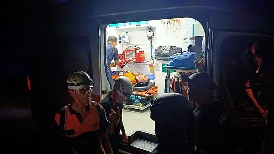 Yürüyüşe çıktığı dağda kaybolan şahsı ekipler kurtardı