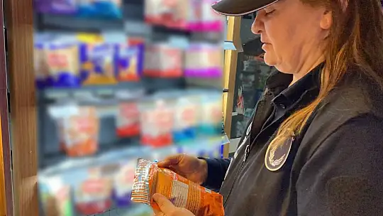 Zabıta ekipleri, halk sağlığını korumak için denetimde