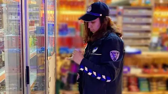 Zabıta ekipleri, halk sağlığını korumak için denetimde